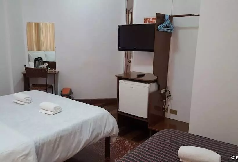 Hotelli Honeycomb Tourist Inn