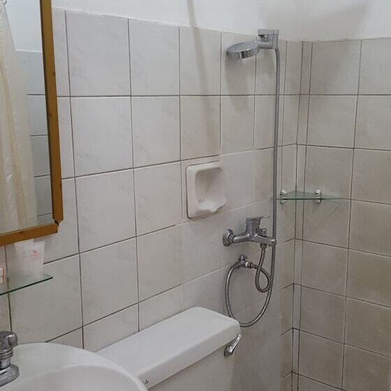 בית מלון כפרי Honeycomb Tourist Inn