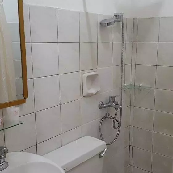 Hotelli Honeycomb Tourist Inn