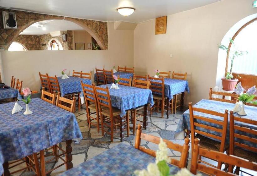 בית מלון כפרי Le Village