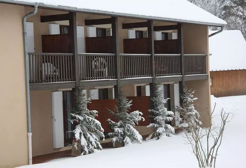 ホテル Les Clairmontelles