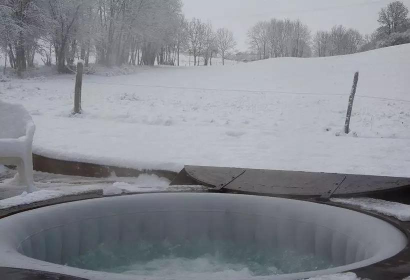 ホテル Les Clairmontelles