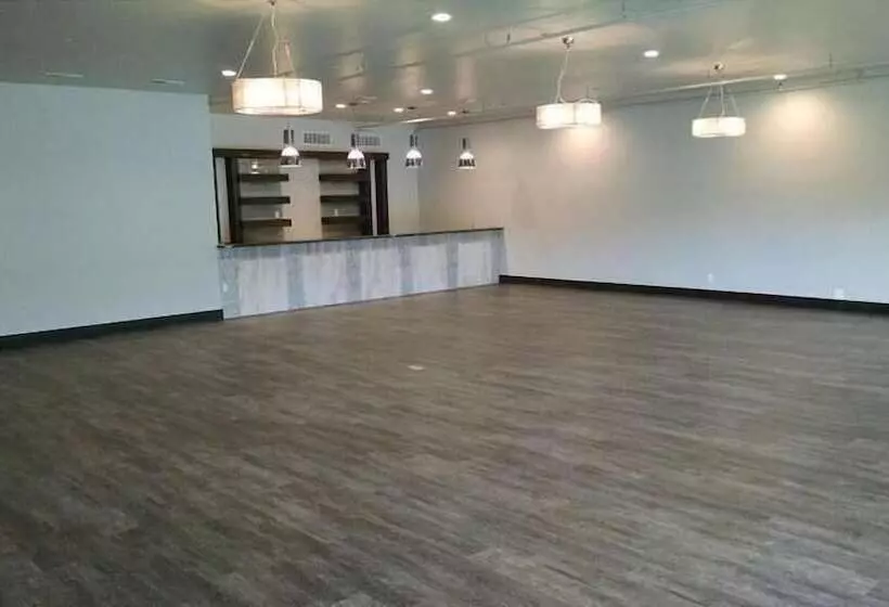 酒店 Okoboji Commons