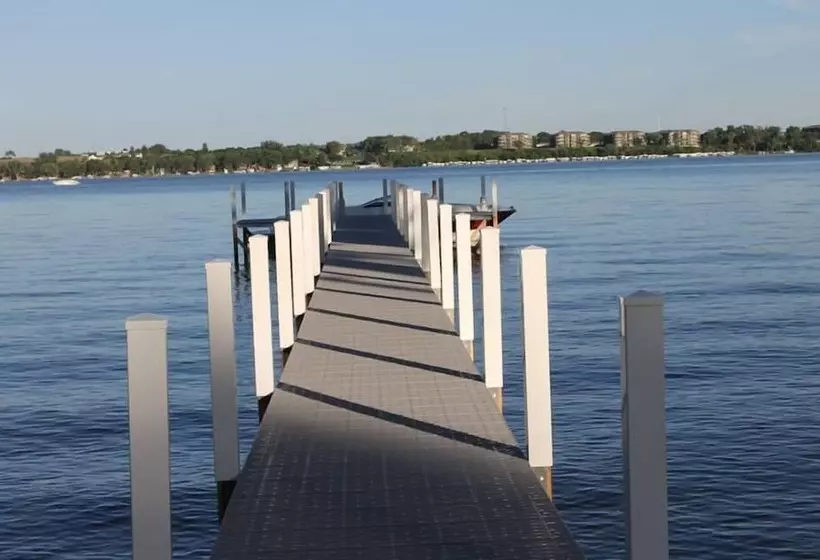 酒店 Okoboji Commons