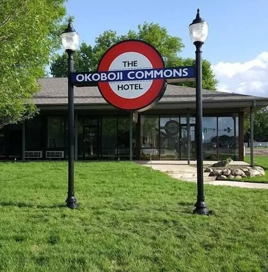 酒店 Okoboji Commons