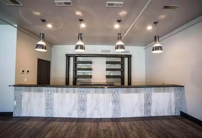 酒店 Okoboji Commons