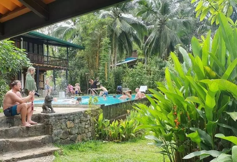 Hotel Sinharaja Forest Edge