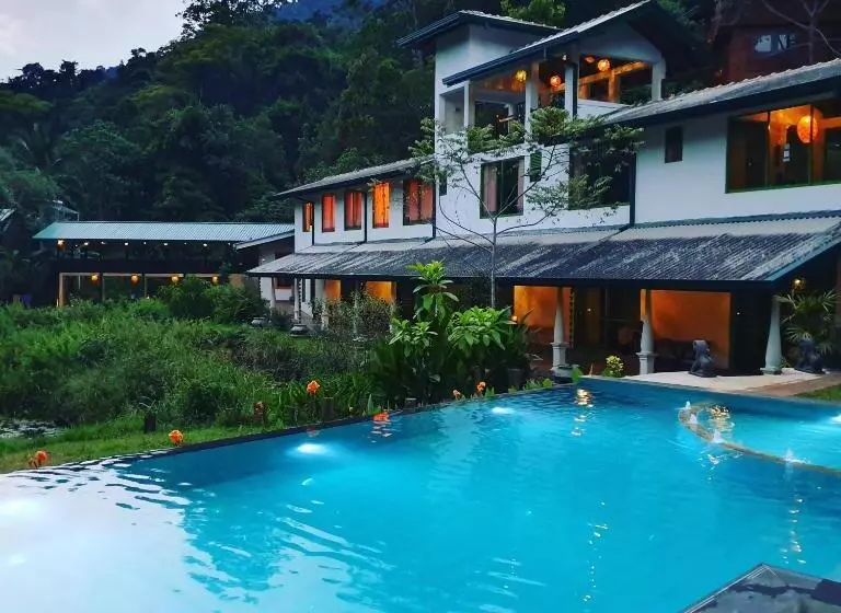 Hotel Sinharaja Forest Edge