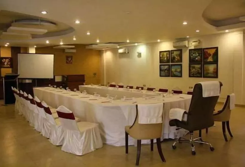 בית מלון כפרי United 21 Grassland