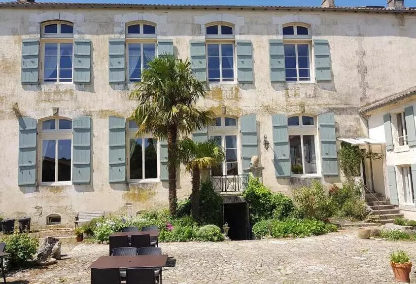 펜션 Domaine De Chantageasse