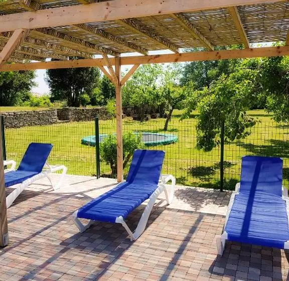 펜션 Domaine De Chantageasse