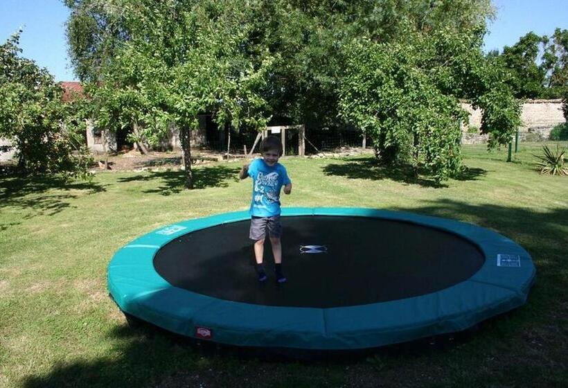 ペンション Domaine De Chantageasse