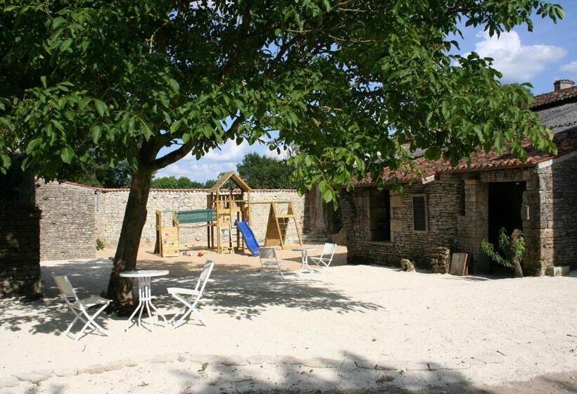 ペンション Domaine De Chantageasse