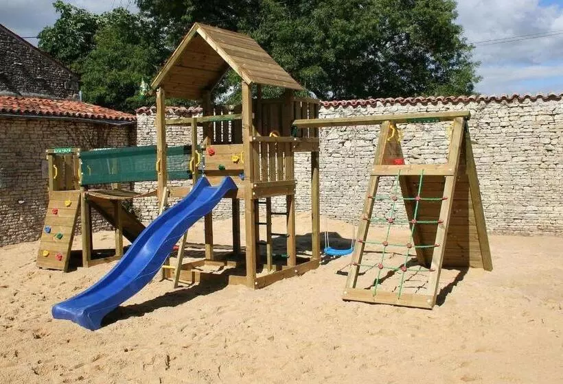 펜션 Domaine De Chantageasse