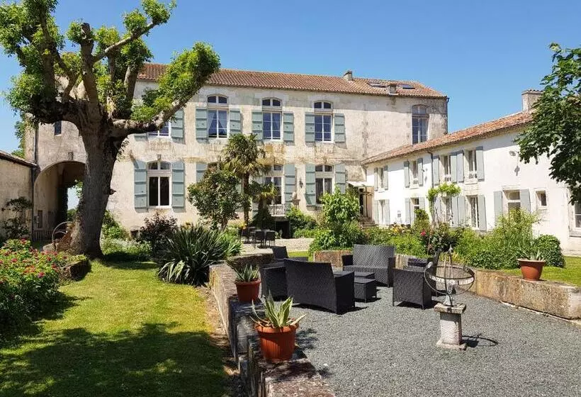 펜션 Domaine De Chantageasse