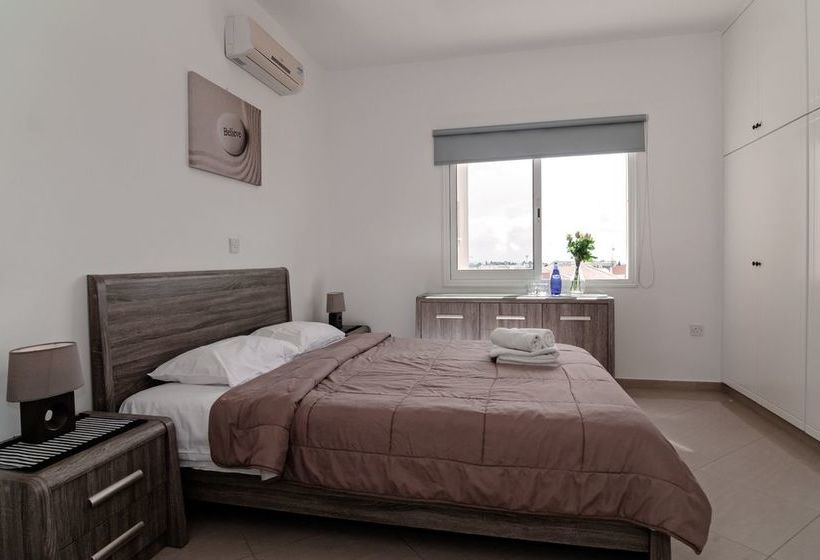 Artemis Cynthia Complex