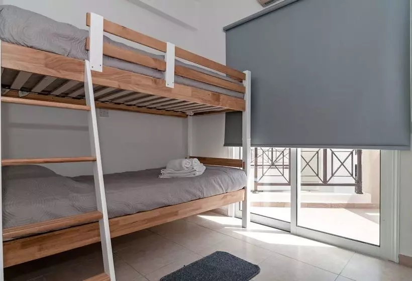 Artemis Cynthia Complex