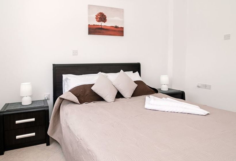 Artemis Cynthia Complex