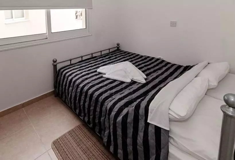 Artemis Cynthia Complex