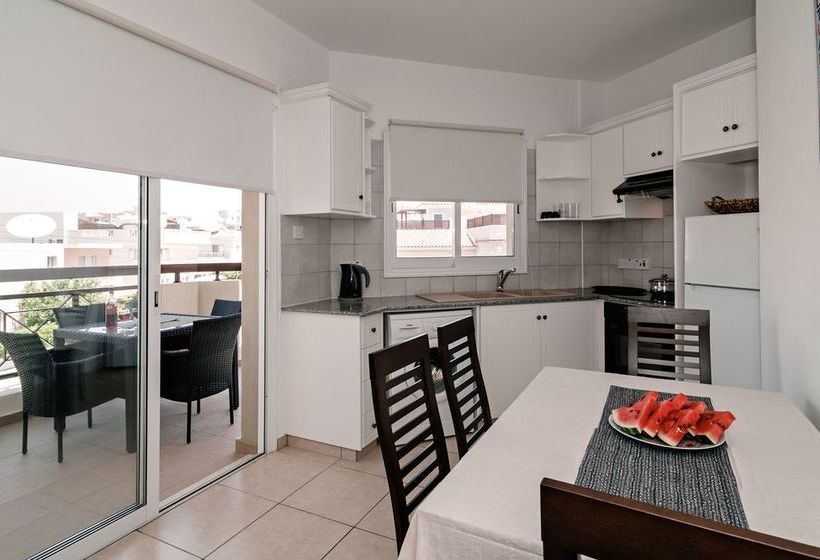 Artemis Cynthia Complex