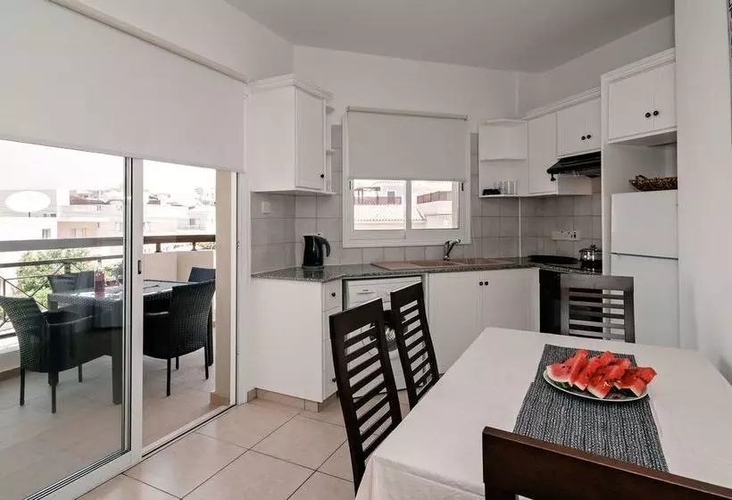 Artemis Cynthia Complex