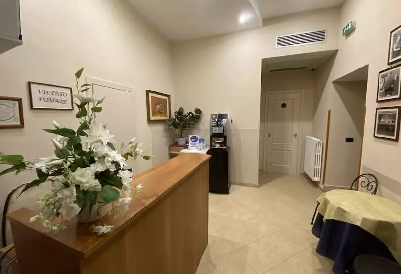 هتل Albergo Ristorante Del Cacciatore