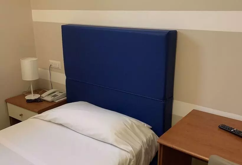 هتل Albergo Ristorante Del Cacciatore