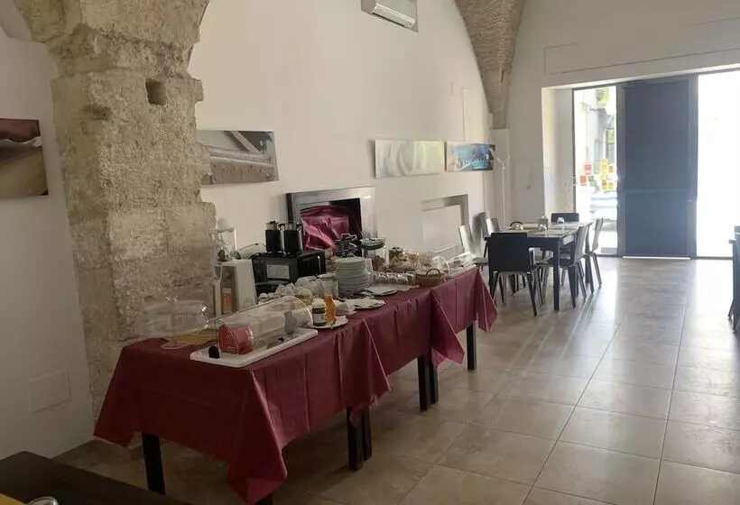 هتل Albergo Ristorante Del Cacciatore