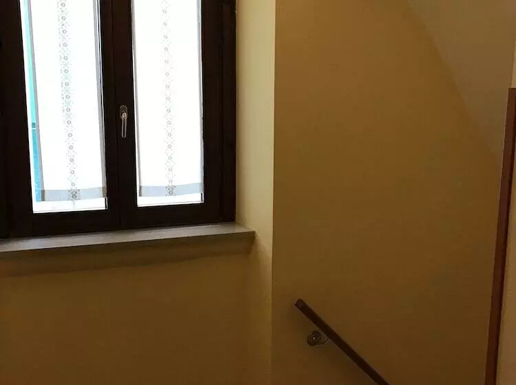 هتل Albergo Ristorante Del Cacciatore