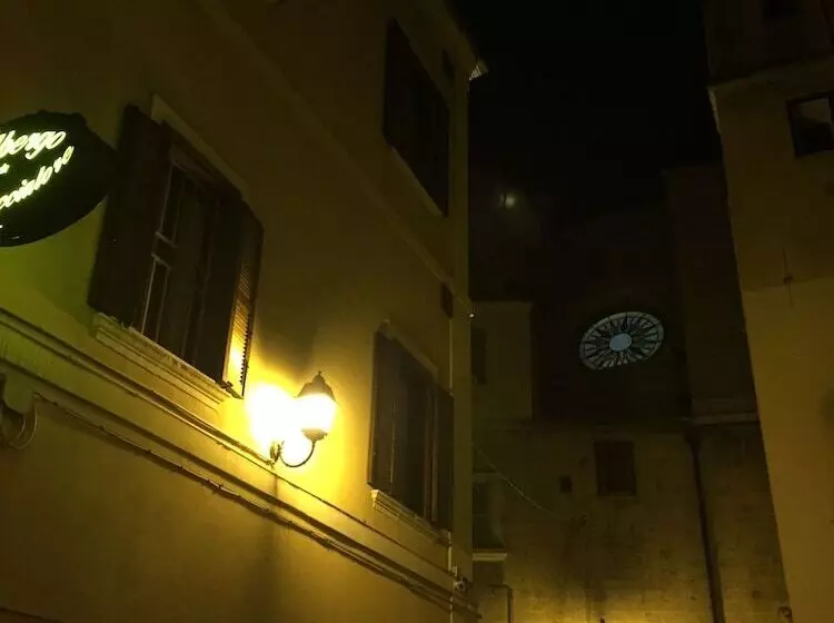 هتل Albergo Ristorante Del Cacciatore