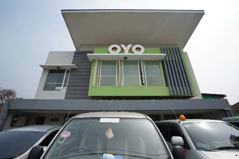 هتل Ardhya Guesthouse Syariah By Ecommerceloka