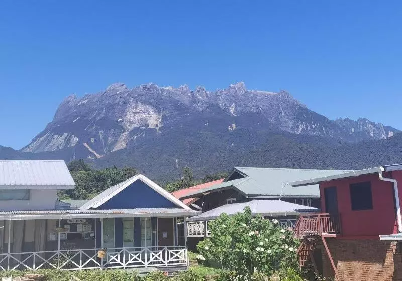 Hotel Ceaser's Place