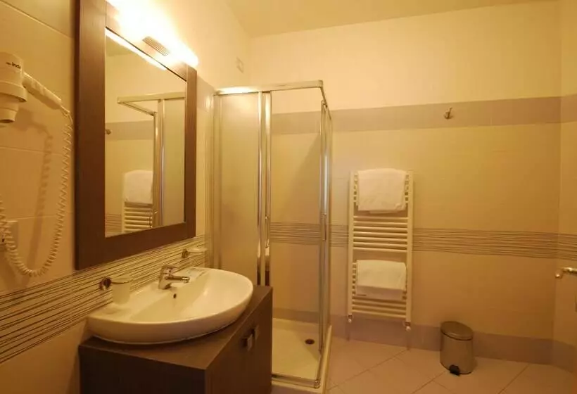 Отель Kiara Residence