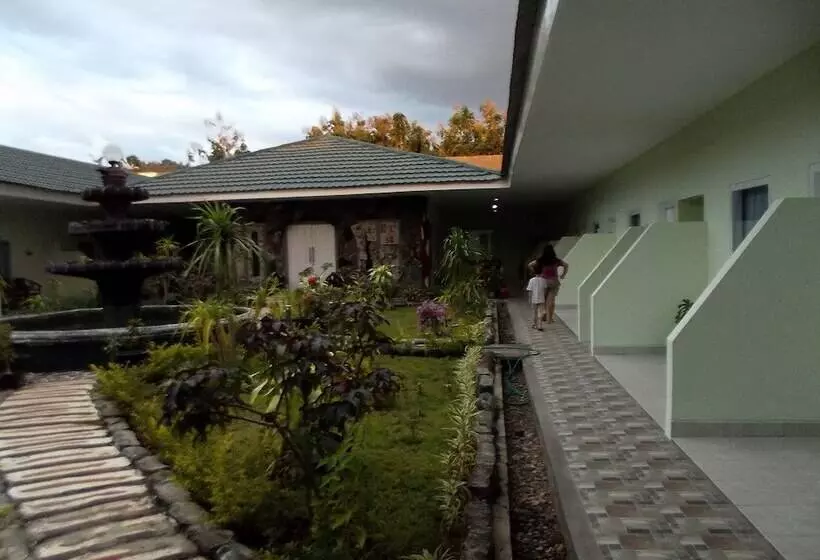 בית מלון כפרי Komodo Boutique