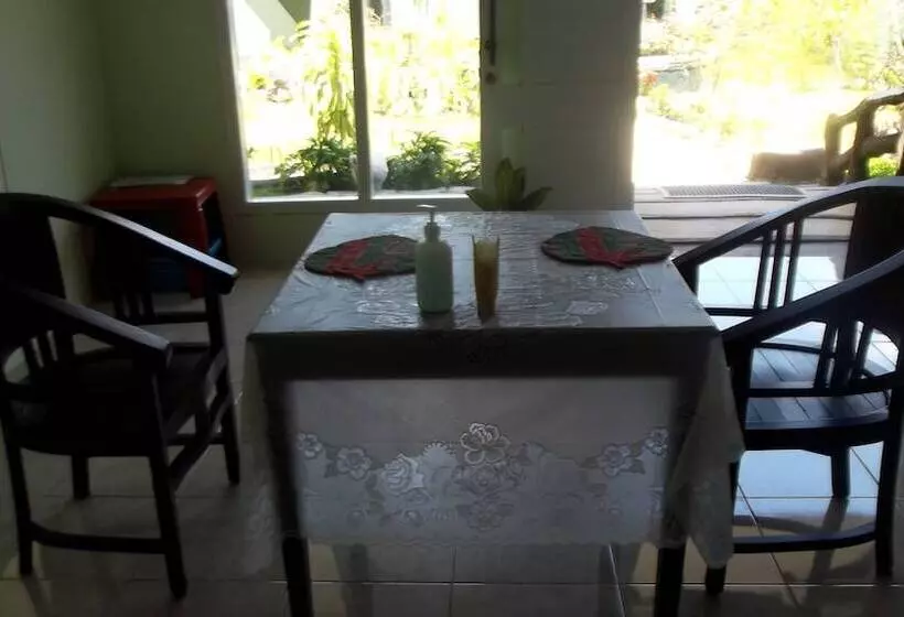 בית מלון כפרי Komodo Boutique