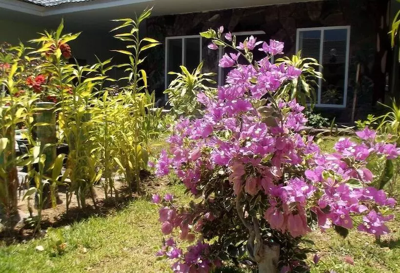 בית מלון כפרי Komodo Boutique