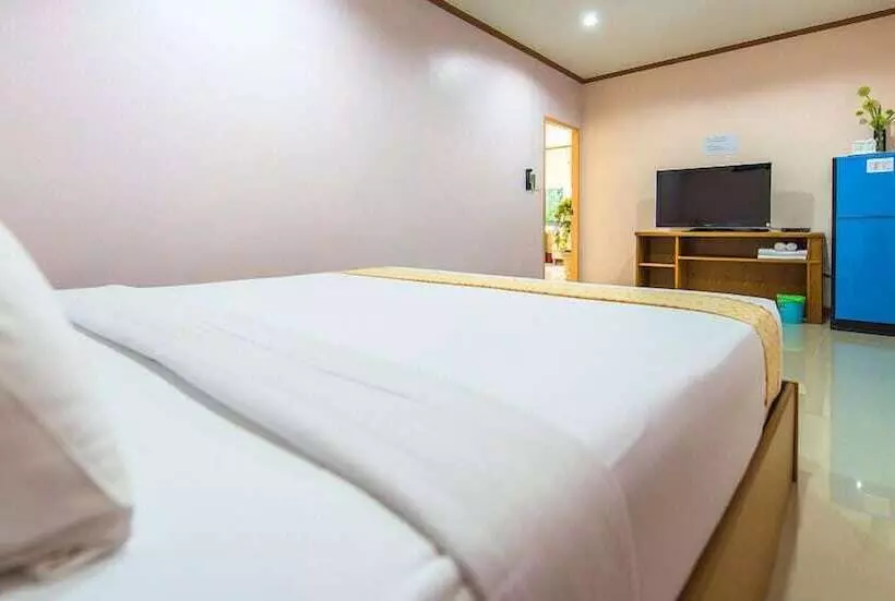 هتل Phutara Resort Ranong