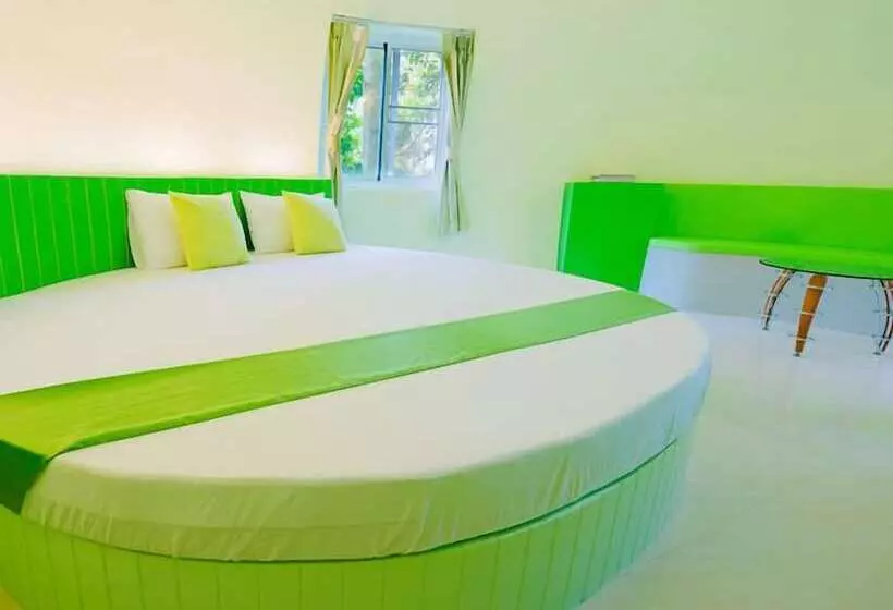 هتل Phutara Resort Ranong