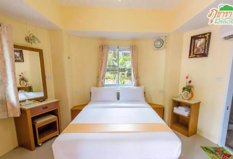 هتل Phutara Resort Ranong