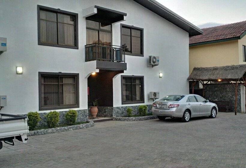 בית מלון כפרי Takoradi Standard