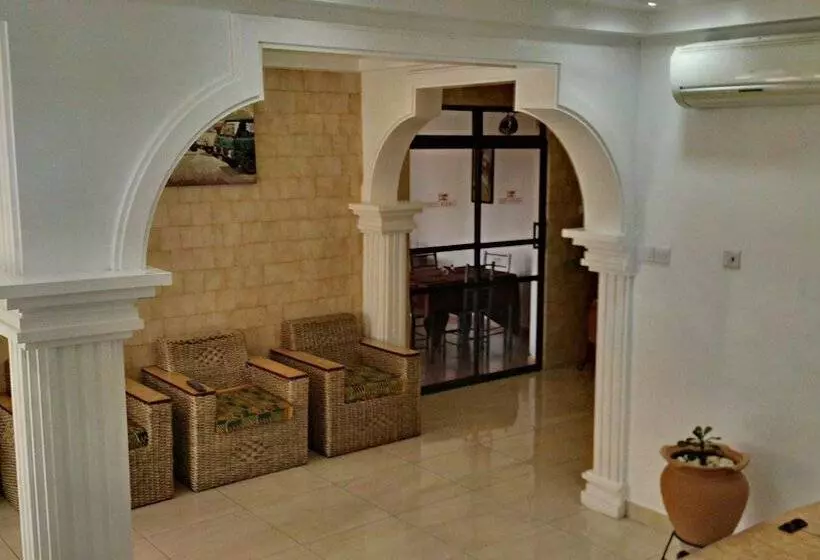 Hotelli Takoradi Standard