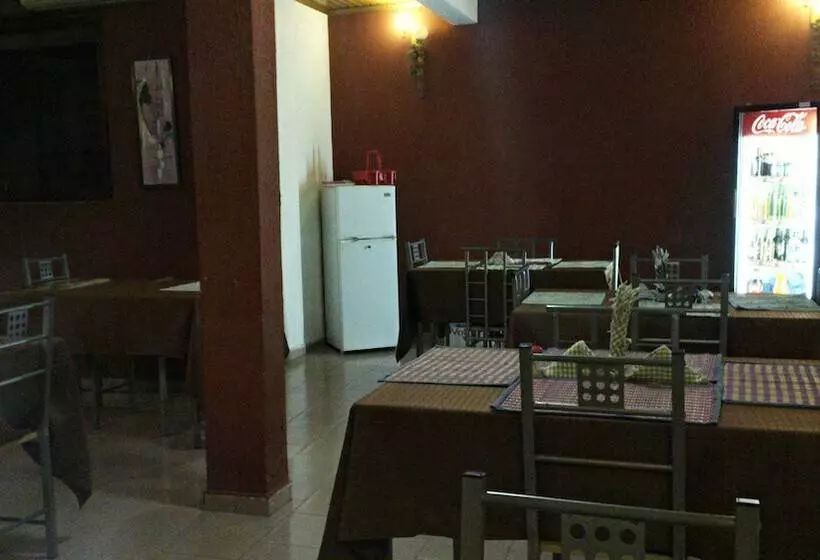 Hotelli Takoradi Standard
