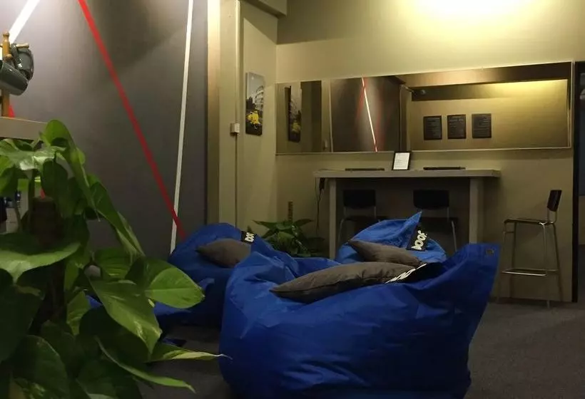 Olive Flashpackers  Hostel