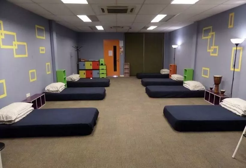 Olive Flashpackers  Hostel