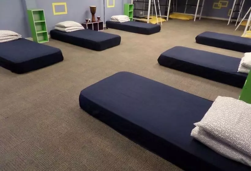 Olive Flashpackers  Hostel