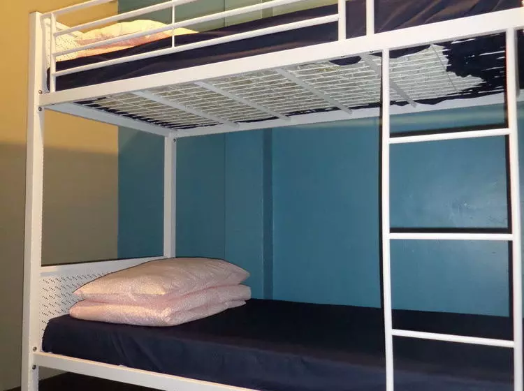 Olive Flashpackers  Hostel