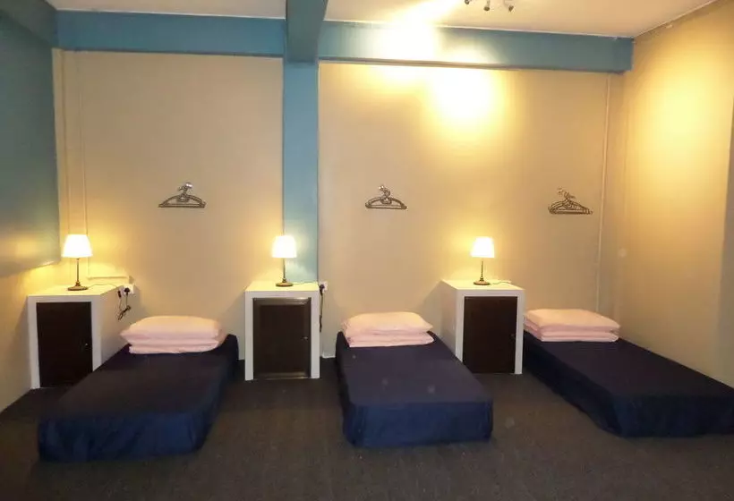 Olive Flashpackers  Hostel