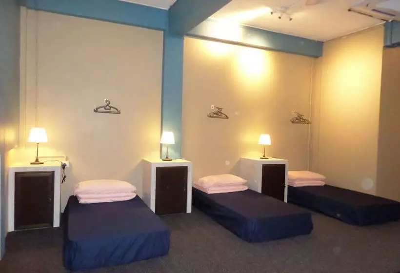 Olive Flashpackers  Hostel