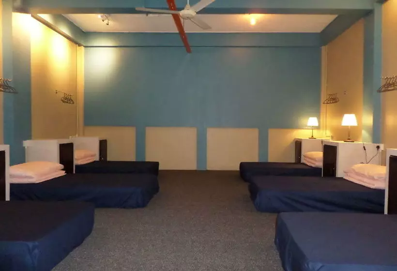 Olive Flashpackers  Hostel