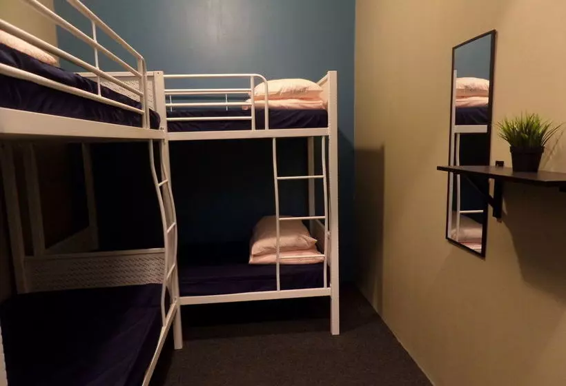 Olive Flashpackers  Hostel